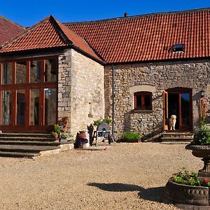 The Old Stables Bed & Breakfast Bed & Breakfast Shepton Mallet Exterior photo