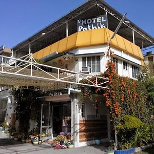 Fabhotel Pathik Dehradun Exterior photo