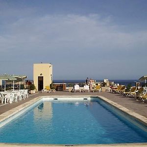 The Crown Hotel Buġibba Exterior photo