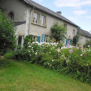 Domaine De Benveau Bed & Breakfast Brécy Exterior photo