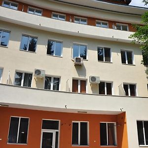 Семеен Хотел Пауталия Hotel Kyustendil Exterior photo