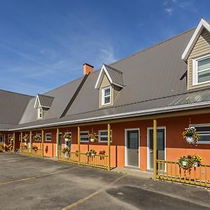 Auberge De L'Anse Hotel Riviere-du-Loup Exterior photo