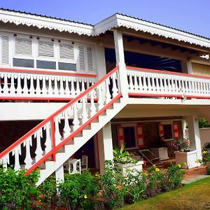 Rock Haven Bed & Breakfast Bed & Breakfast Basseterre Exterior photo