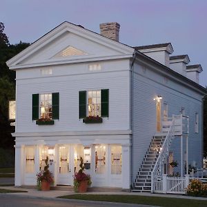 The Rochester Inn Sheboygan Falls Exterior photo