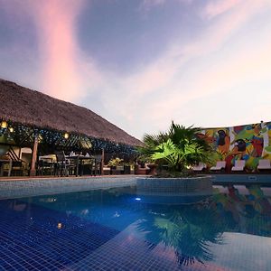 The Espiritu Hotel Luganville Exterior photo