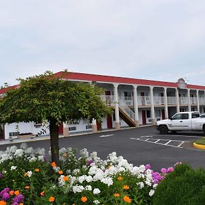 Red Carpet Inn & Suites Culpeper Exterior photo