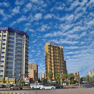 Le Royal Express Salmiya Hotel Exterior photo