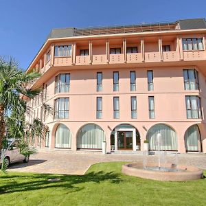 Hotel Habitat Giussano Exterior photo