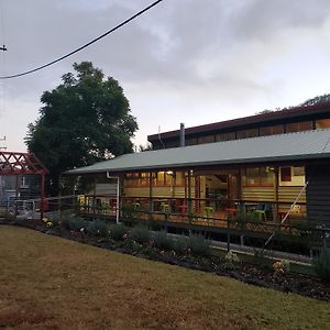 Christmas Creek Cafe & Cabins Lamington Exterior photo