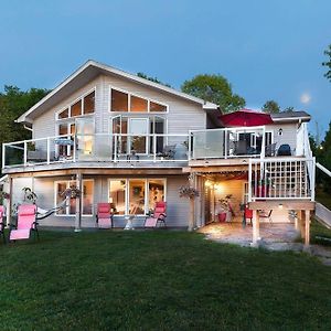 N' This On The Bay -Lower Level Vacation Suite Wiarton Exterior photo