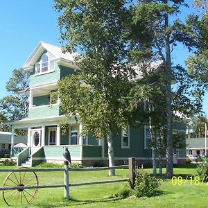 Briarwood Coastal Cottages & Lodge Alberton Exterior photo