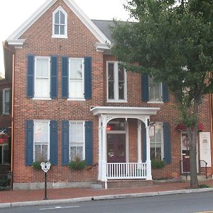 Burgundy Lane Bed & Breakfast Hotel Waynesboro Exterior photo