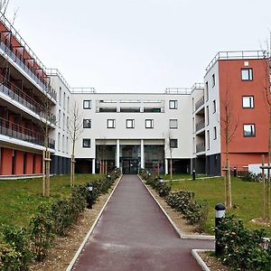 Comfort Aparthotel Versailles, St Cyr L'Ecole Saint-Cyr-l'Ecole Exterior photo