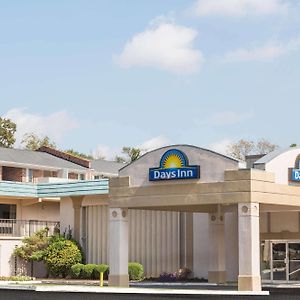 Days Inn By Wyndham Athens Exterior photo