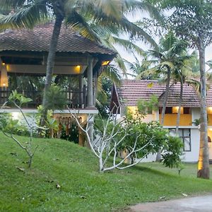 Over The Hill Hotel Poovar Exterior photo