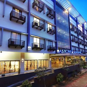 Aston Pontianak Hotel And Convention Center Exterior photo