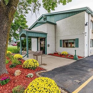 Rodeway Inn Appleton Exterior photo