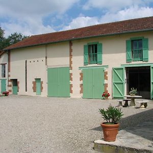 Les Malvaux Bed & Breakfast Huriel Exterior photo