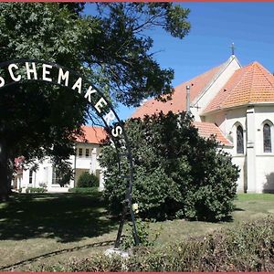 Teschemakers Resort Oamaru Exterior photo