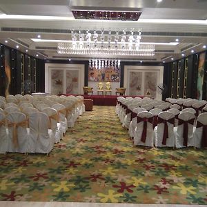 Kl7 Hotel & Banquets Patna  Exterior photo