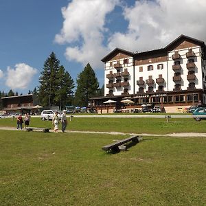 Hotel Lavaredo Misurina Exterior photo