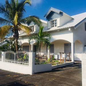 Le Caillou Blanc Bed & Breakfast Saint-Paul Exterior photo