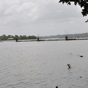 Lakenest Bolgoda Resort Moratuwa Exterior photo