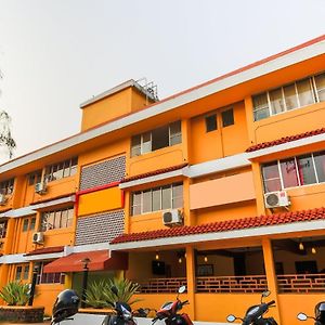 Oyo 18794 Hotel Colva Plaza Exterior photo