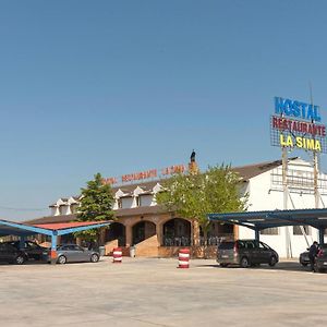 Hotel-Restaurante La Sima Castillo de Garcimuñoz Exterior photo