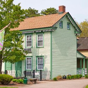 Colonial Inn Smithville Exterior photo