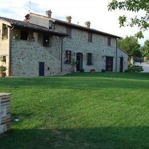 La Casa Dei Cavalli Bed & Breakfast Perugia Exterior photo