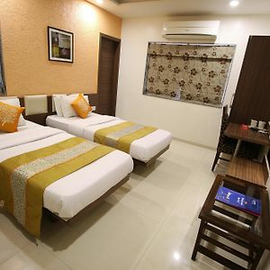 Oyo Rooms Kanak Road Rajkot Exterior photo