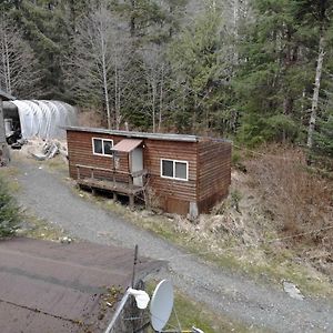 Hollis Creek Cabin Hotel Exterior photo