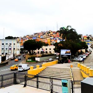 Puerto Santa Ana, Suite Con Vista Al Rio Guayaquil Exterior photo