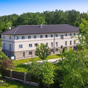 Penzion Lesni Hotel Milovice  Exterior photo