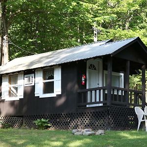 Lake George Bear'S Den Exterior photo