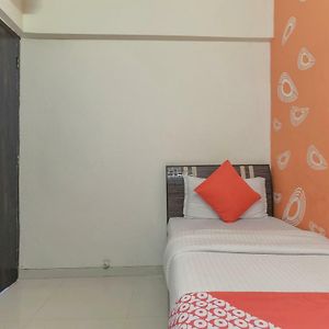 Oyo 22920 Executive Skyline Service Apartments Gorai Exterior photo