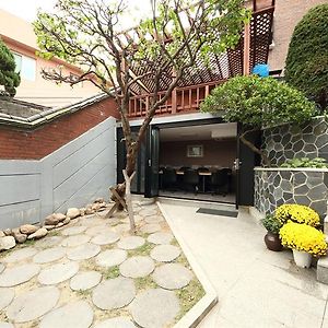 Nayaeddle Guesthouse Seoul Exterior photo