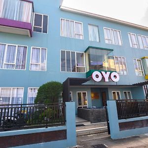 Oyo 1097 Appartel Cempaka Hotel Pontianak Exterior photo