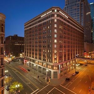 Embassy Suites By Hilton Minneapolis Downtown Hotel Exterior photo