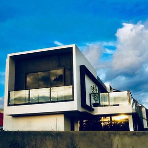 Villa Inspired With Exclusive Dipping Pool Bacolod Exterior photo
