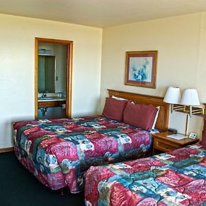 Crescent Beach Motel Crescent City Room photo