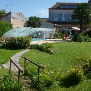 Clos Muneau Bed & Breakfast Aiguillon Exterior photo