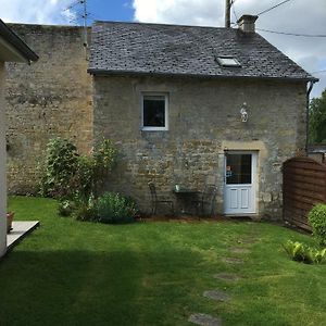 La Pomme De Nuit Bed & Breakfast Bayeux Exterior photo