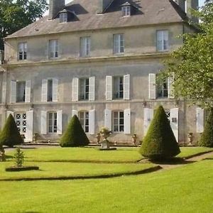 Chateau De Goville Le Breuil-en-Bessin Exterior photo