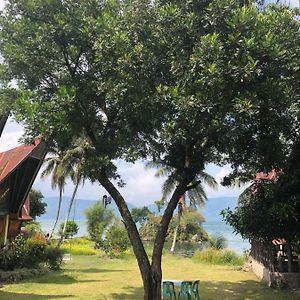 Leokap Homestay Tuktuk Siadong Exterior photo