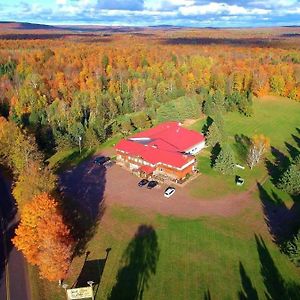 Black River Lodge Ironwood Exterior photo