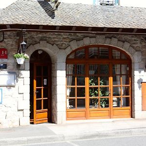 Hotel Restaurant Des Deux Vallees Entraygues-sur-Truyère Exterior photo