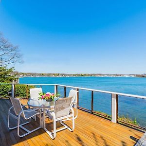 Private Sandy Beach Amazing Waterfront & Hot Tub Villa Branford Exterior photo