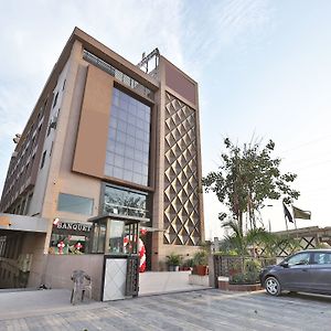 Oyo 13253 The Grand Vinayak Hotel Ahmedabad Exterior photo